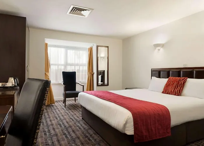 Riverside Hotel